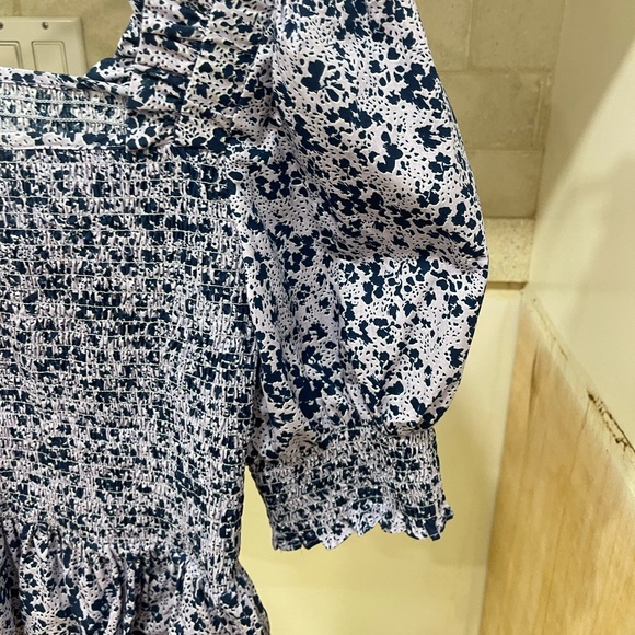 CeCe Blue Floral Puff Sleeve Smocked Peplum Top - Picture 7 of 10